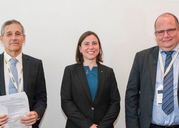 Firma entre los representantes de la ESA, Eureka y Celtic-Next