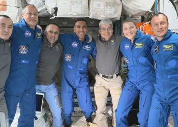 La nave Dragon con cuatro astronautas llegó a la ISS