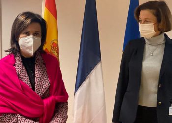 Las ministras de Defensa de España y Francia abordaron en Bruselas el proyecto industrial común FCAS