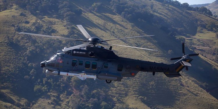 Primer H225M de combate naval entregado a la Armada de Brasil