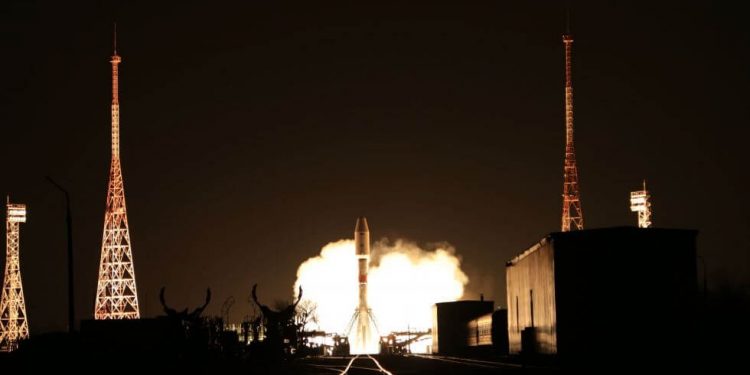 Roscosmos lanzó a la ISS la nave Progress M-MIND con el nuevo módulo Prichal