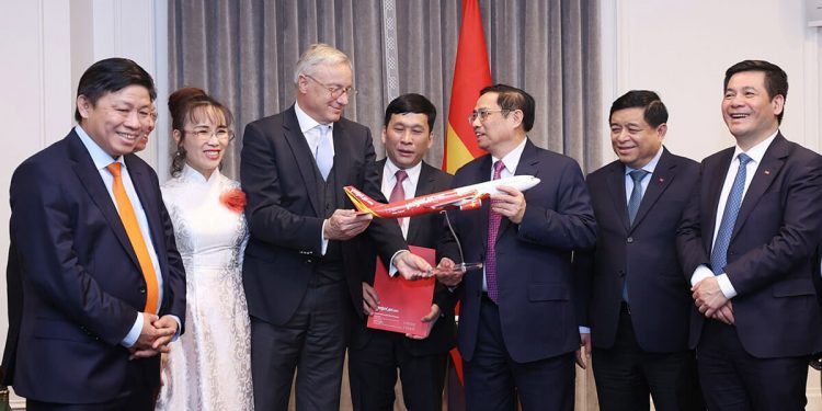 Vietjet y Airbus acuerdan un calendario de entregas de los 119 aviones encargados