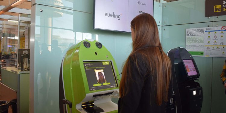 El Prat prueba el sistema de reconocimiento facial en el proceso de embarque