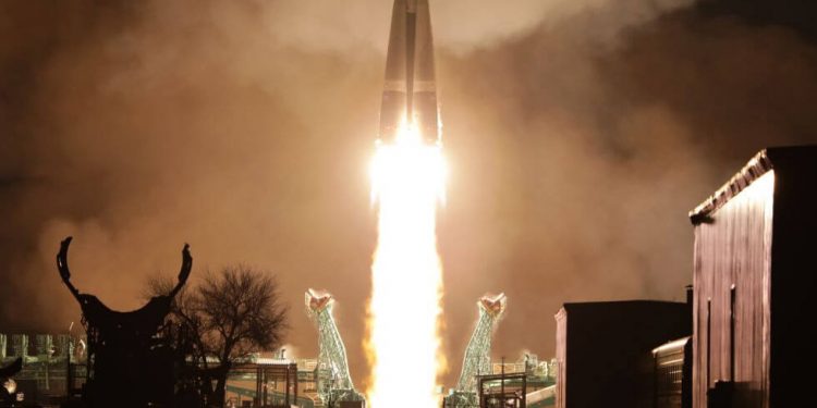 Un cohete Soyuz-2. 1b lanzó al espacio otros 36 satélites Oneweb