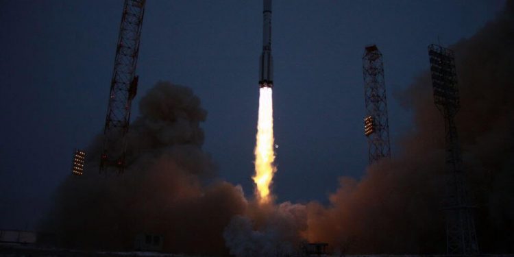 Roscosmos lanzó con éxito un cohete Proton-M