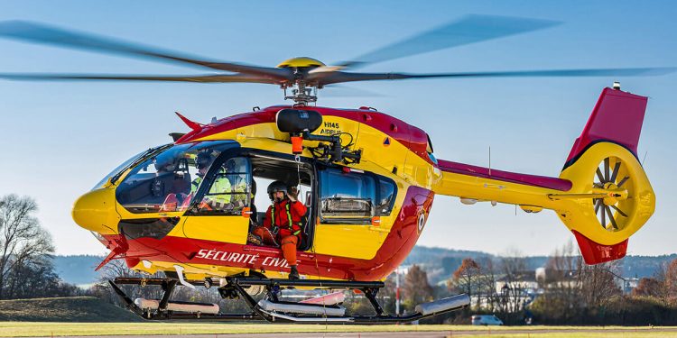 Francia encarga a Airbus otros dos helicópteros H145 de cinco palas para Sécurité Civile