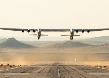 El avión Roc de Stratolaunch realizó la tercera prueba de vuelo