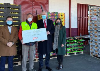 La plantilla de GMV vuelve a mostrar su solidaridad con el Banco de Alimentos