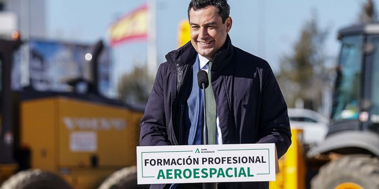 Moreno colocó la primera piedra del Centro de FP Aeroespacial en Sevilla