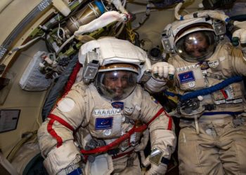 Primera salida de la ISS en este año