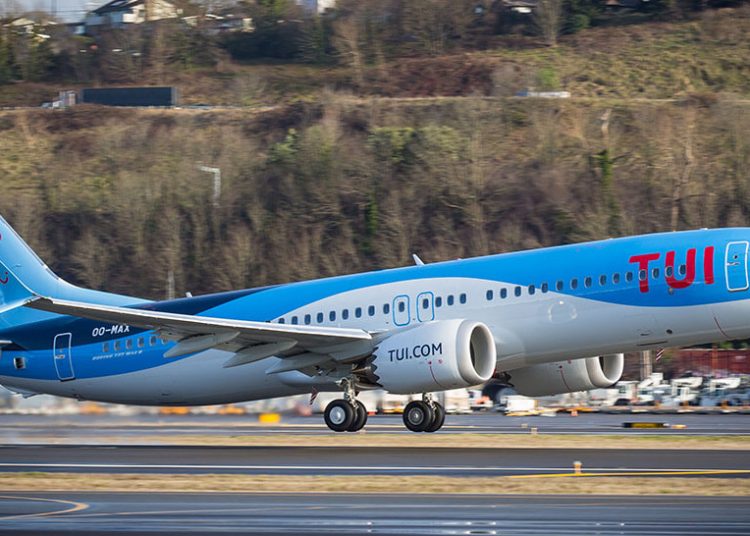 ACG entrega un B737MAX a TUI Group