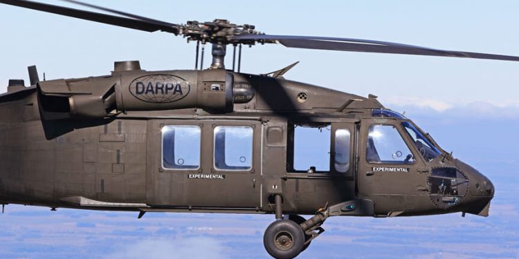 Darpa completa el primer vuelo de un helicóptero Black Hawk sin pilotos