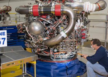 Uno de los motores que impulsarán a la nave Orion de la Nasa