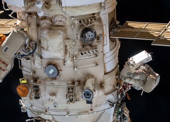 Concluyó la salida de la ISS de dos cosmonautas rusos