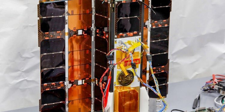 Un software de control de actitud, desarrollado por el E-USOC, a bordo del satélite OPS-SAT de la ESA