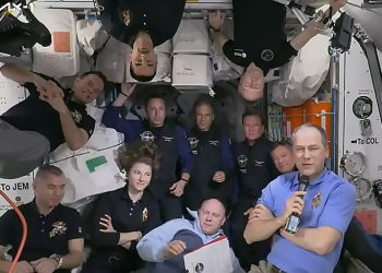 ax-1 en la ISS