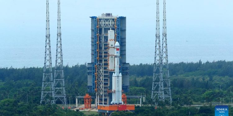 China prepara el lanzamiento a su estación espacial de la nave de carga Tianzhou-4