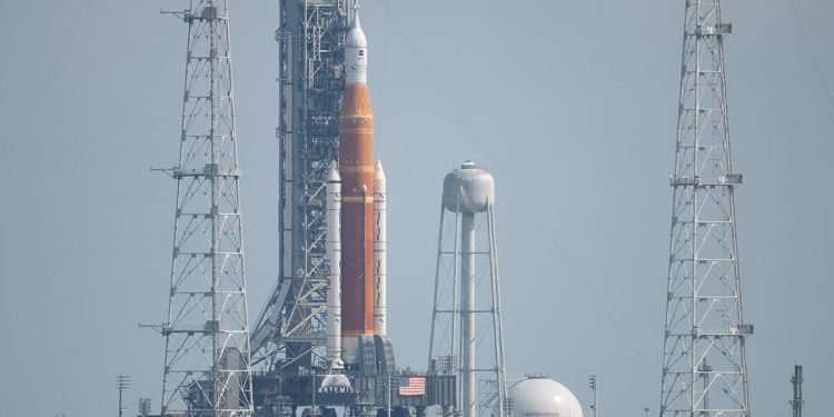 El cohete SLS y la nave Orion de la misión Artemisa I vuelven a la plataforma de lanzamiento