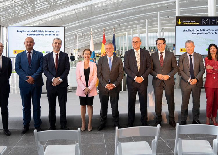 Inauguración de la terminal Tenerife Sur