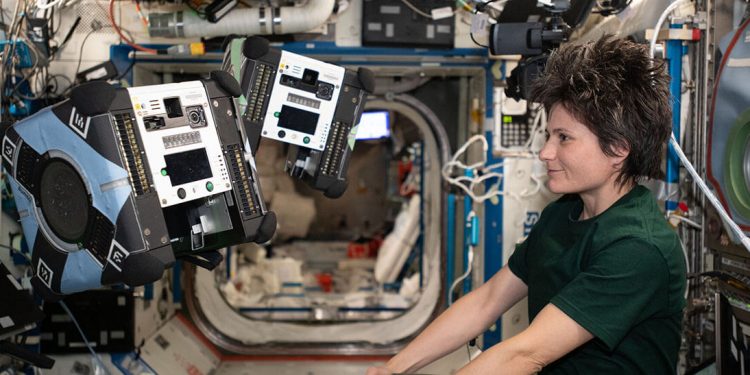 La ISS conectó en directo con Davos para abordar el futuro de la cooperación global en la industria espacial