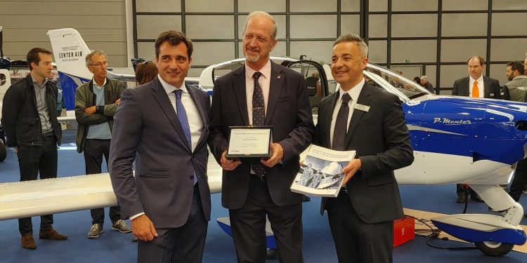 La escuela Aerotec incorporará cinco Tecnam P-Mentor a su flota de instrucción