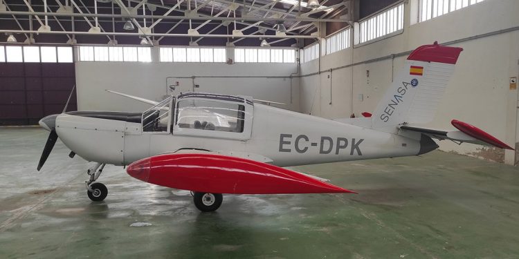 Senasa saca a subasta pública cuatro aviones y un planeador a 150 euros cada uno