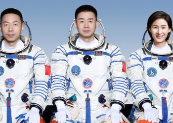 China lanzó la nave espacial Shenzhou-14 con tres astronautas a bordo