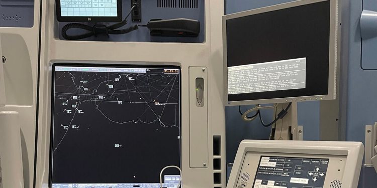 Enaire implanta un nuevo sistema de comunicación en Sevilla
