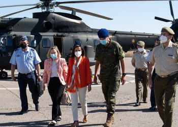 La ministra de Defensa visitó en Almagro el Batallón de Helicópteros Tigre