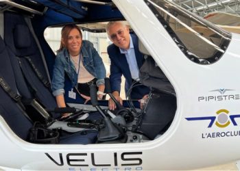 Sabadell acogió el primer vuelo de un avión eléctrico en España