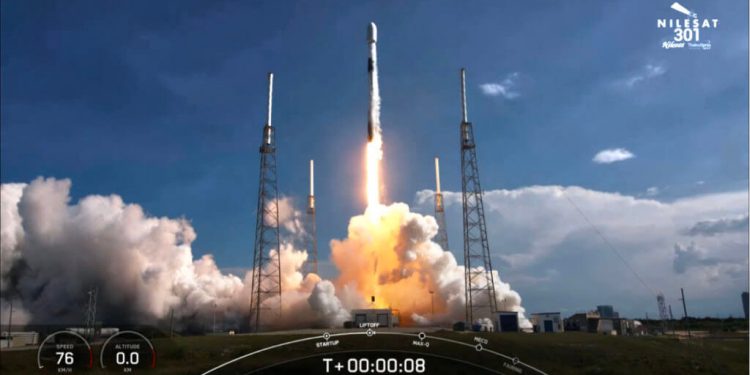 SpaceX lanzó el satélite de comunicaciones egipcio Nilesat 301
