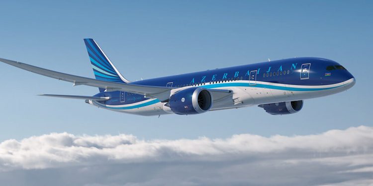 Azerbaijan Airlines se compromete a comprar a Boeing cuatro aviones 787-8 más