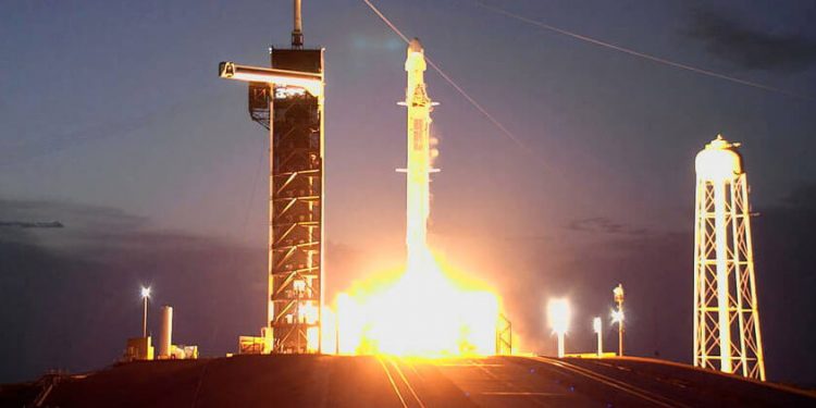 La Nasa y SpaceX lanzaron la misión CRS-25 con la nave de carga Dragon hacia la ISS