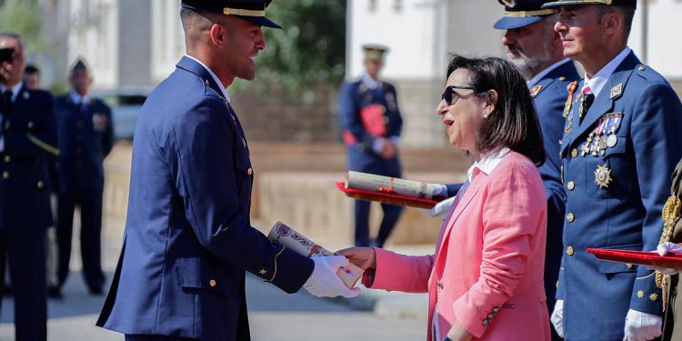 La ministra Robles presidió la entrega de Despachos a los nuevos oficiales del Ejército del Aire y del Espacio