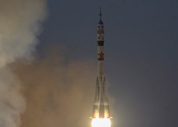 Llegó a la ISS la nave rusa Soyuz MS-22 con tres astronautas a bordo