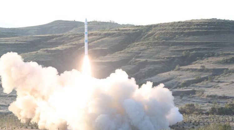 China lanzó al espacio dos nuevos satélites experimentales