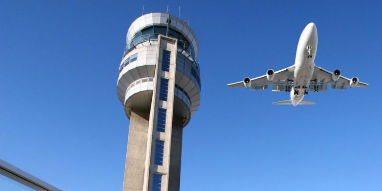 Avión y aeropuerto