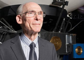 Edward Stone se retira tras 50 años como científico del proyecto Voyager de la Nasa