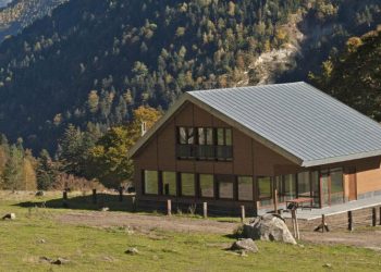 El refugio de Artiga de Lin inauguró la conectividad satelital para mejorar la gestión de su entorno de alta montaña