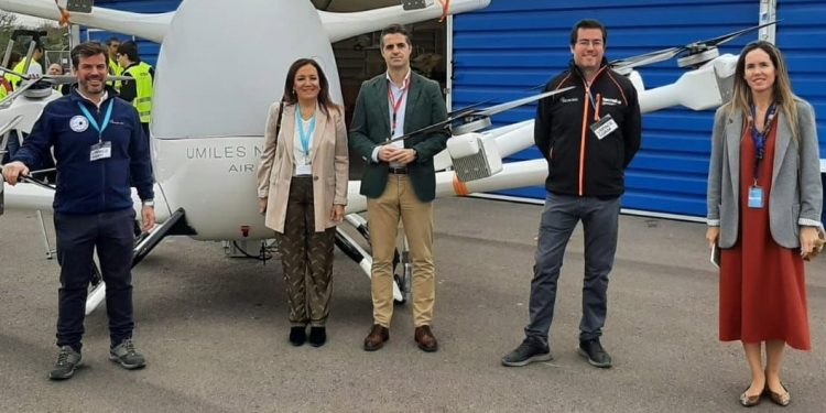 Enaire prueba la movilidad aérea urbana entre aerotaxis, drones y aviación convencional