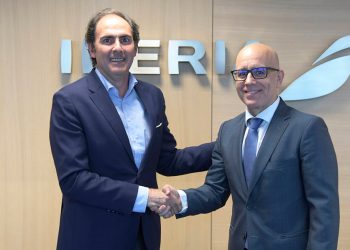 Iberia y sus pilotos firman el X Convenio Colectivo