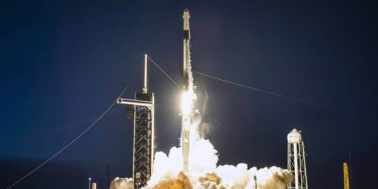 La Nasa lanzará la nave de carga Dragon a la ISS a bordo de un Falcon 9 el 18 de noviembre