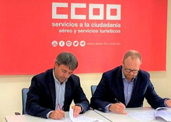 Ryanair y CCOO firman un nuevo acuerdo para los tripulantes de cabina