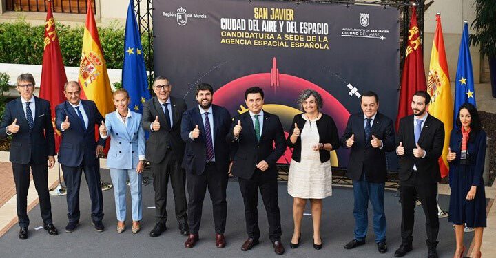 San Javier presenta su candidatura para ser la sede de la Agencia Espacial Española