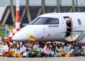 Centenares de activistas bloquearon durante horas la zona de aviones privados de Schiphol