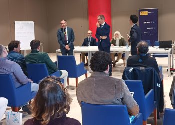 El director del Aeropuerto Málaga-Costa del Sol, Pedro Alberto Bendala (izquierda), y el jefe de Seguridad de ENAIRE, Jesús Romero, en las Jornadas