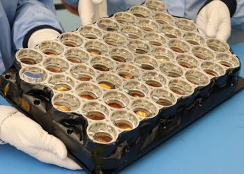 La Nasa entrega a la ESA un reflector láser para navegación por satélite en la Lunar Pathfinder