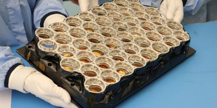 La Nasa entrega a la ESA un reflector láser para navegación por satélite en la Lunar Pathfinder