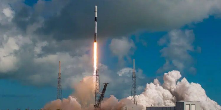 Un lanzador Falcon 9 puso en órbita los satélites Galaxy 31 y 32 de Intelsat