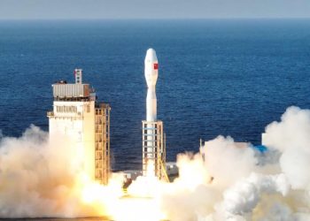 China lanzó su nuevo cohete de combustible sólido Jielong-3 con 14 satélites a bordo